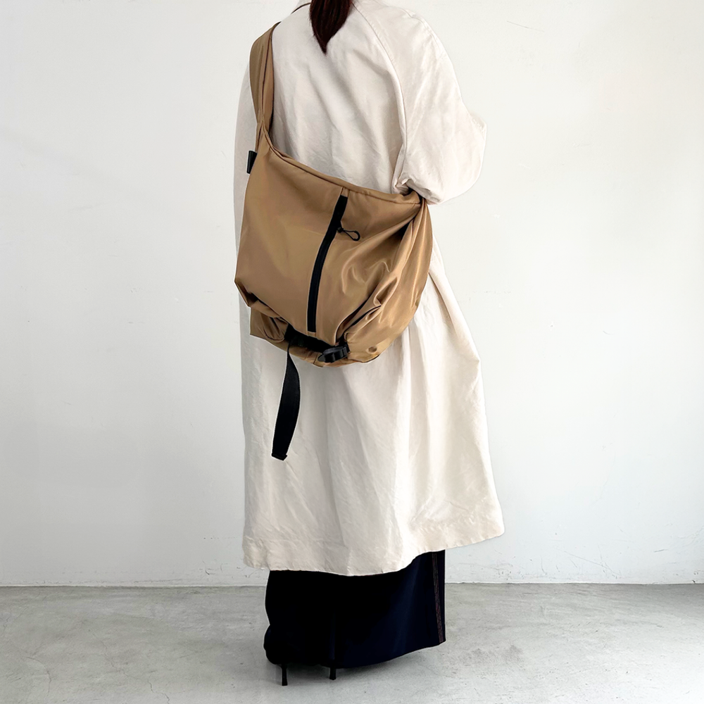 AMPER ジップ ワンショルダーバッグ