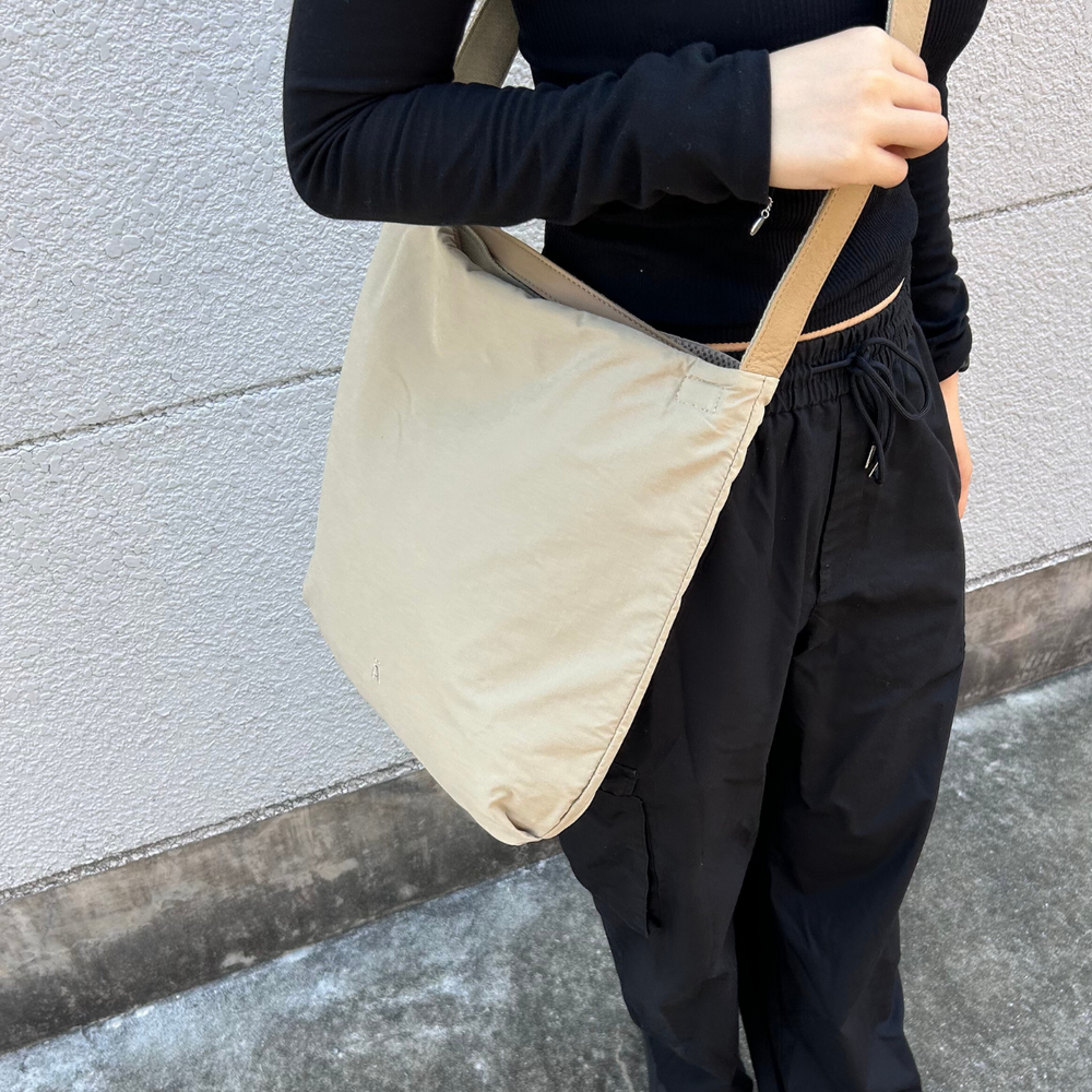 AMPER 2way フカフカ ナイロンバッグ H