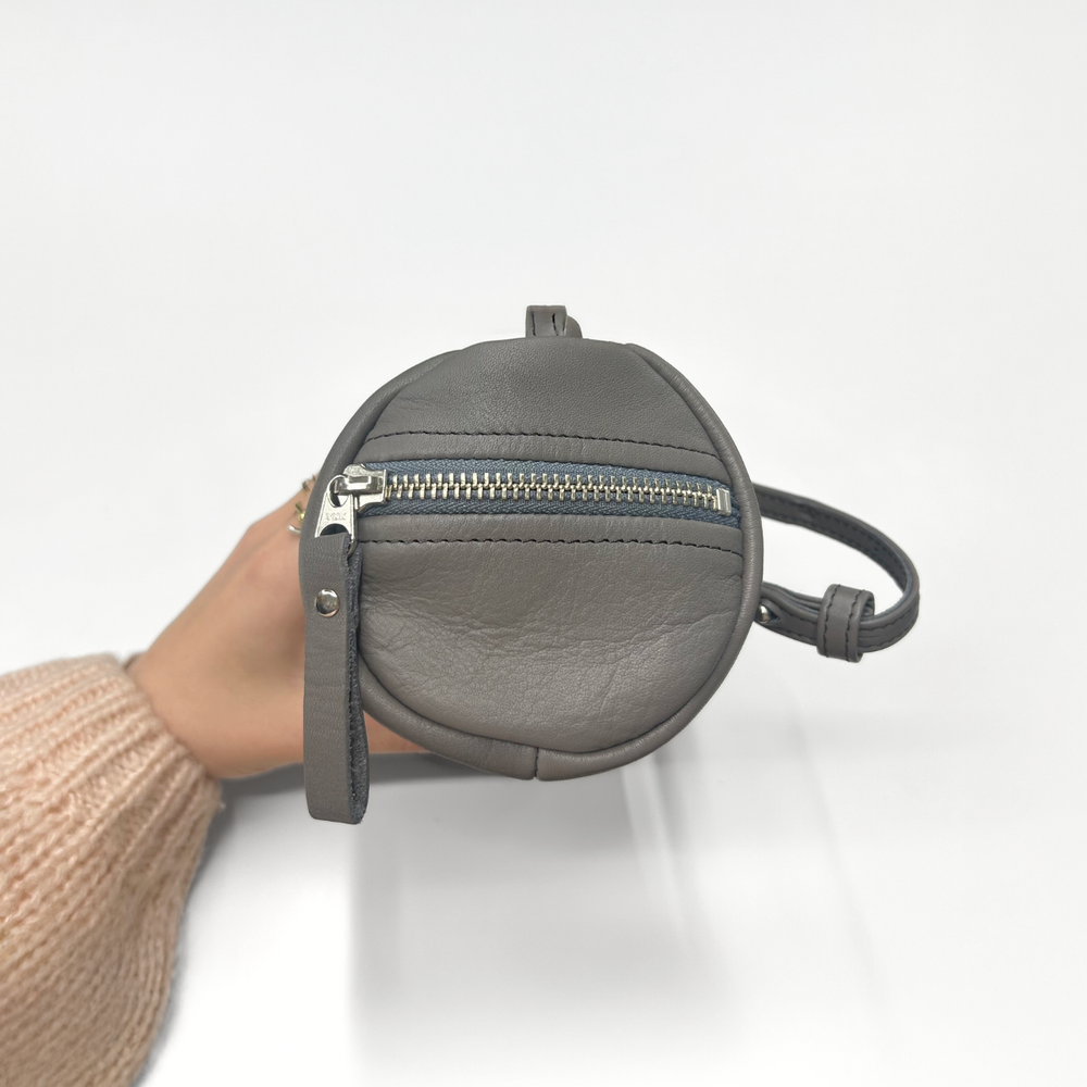 ampersand レザー シリンダーショルダーバッグ