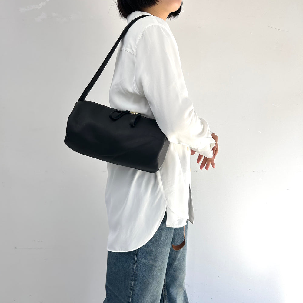 ampersand レザーラウンドバッグ