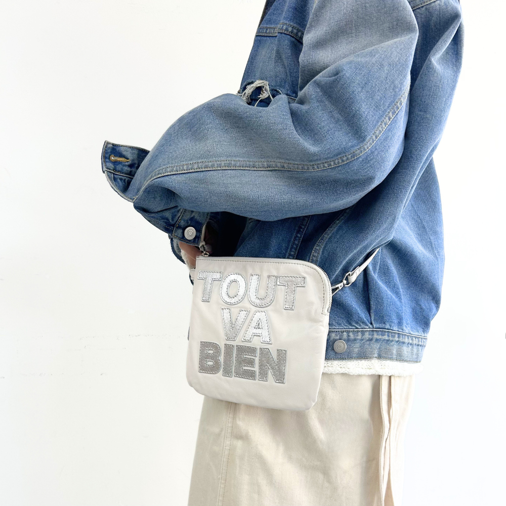 AMPER ロゴ刺繍 レザーポシェット
